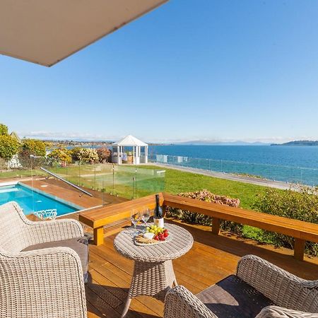 Spectacular Lakefront Home Lac Lac Taupo Extérieur photo