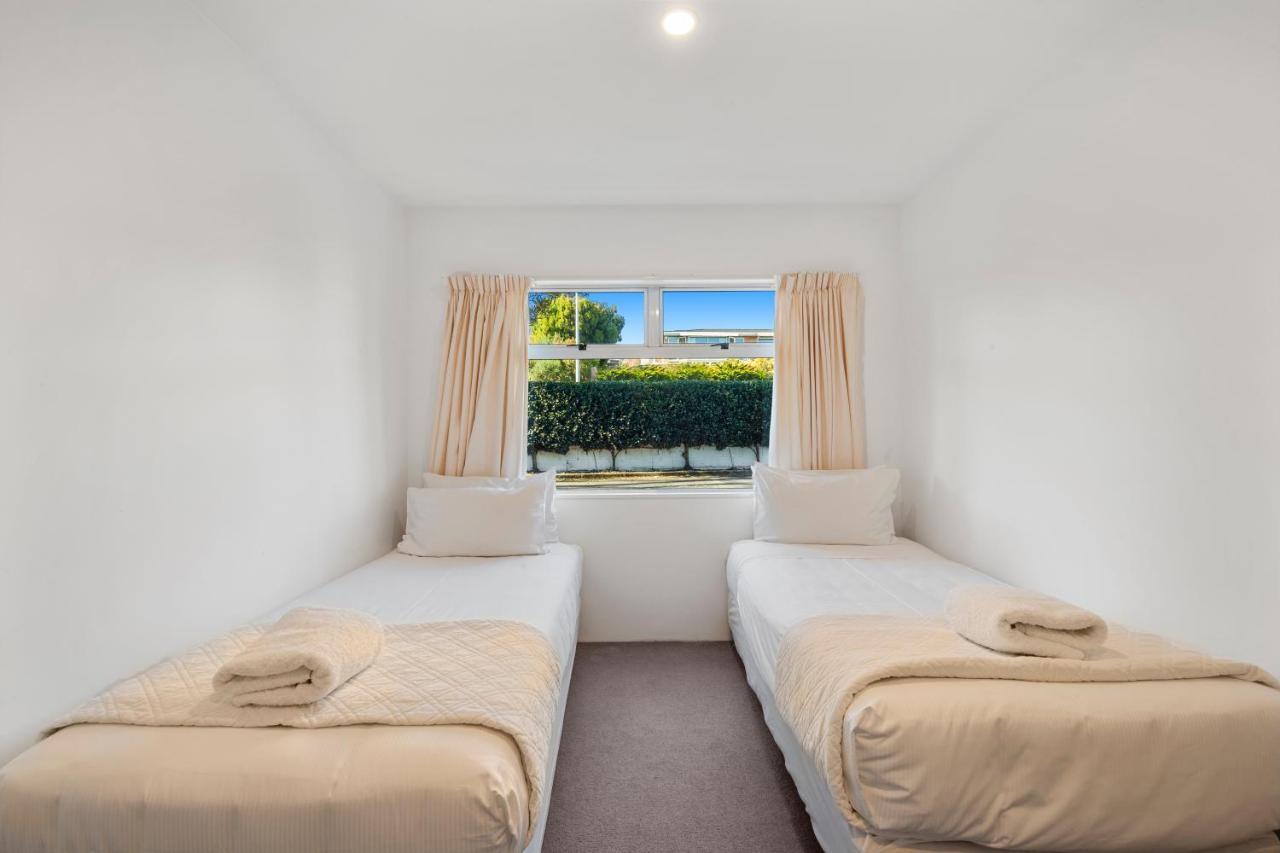 Spectacular Lakefront Home Lac Lac Taupo Extérieur photo