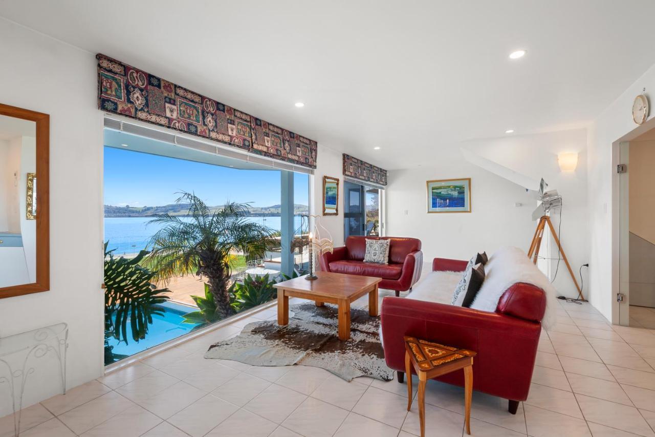 Spectacular Lakefront Home Lac Lac Taupo Extérieur photo